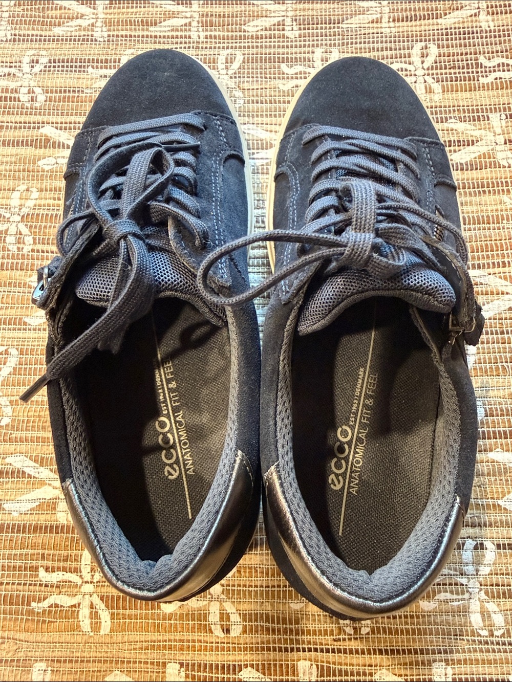 ECCO Women’s Navy Lace-Up Suede & Mesh Sneakers - Picture 2 of 4